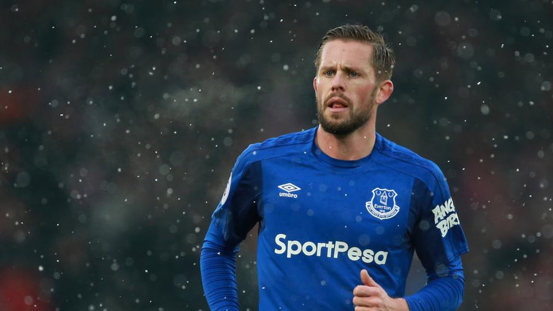 西甲裁判使用语义标注提升争议判罚沟通效率，西乙裁判